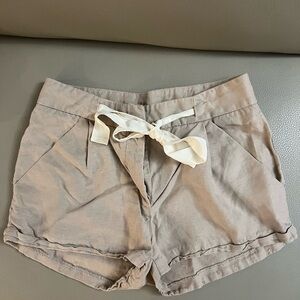 Wilfred Allegra Shorts in a forestry green AND light cream. Both in Size 0